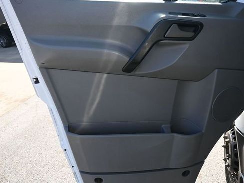 Used 2015 Mercedes-Benz Sprinter 3500 image 14