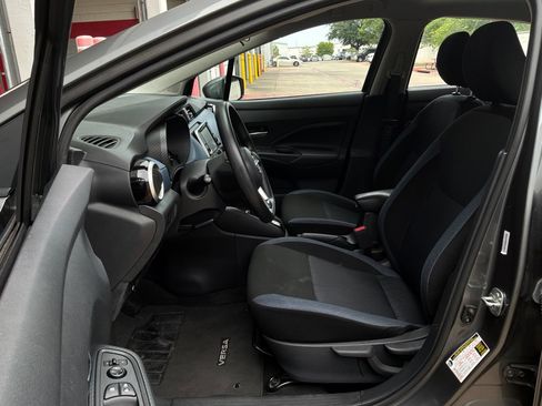 Used 2025 Nissan Versa SV FWD image 10
