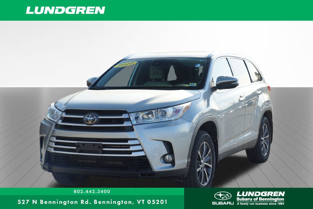 Used 2019 Toyota Highlander XLE AWD/4WD image 35