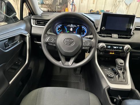 Certified 2025 Toyota RAV4 LE AWD/4WD image 16