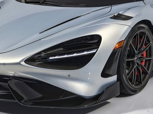 Used 2022 McLaren 765LT RWD image 42