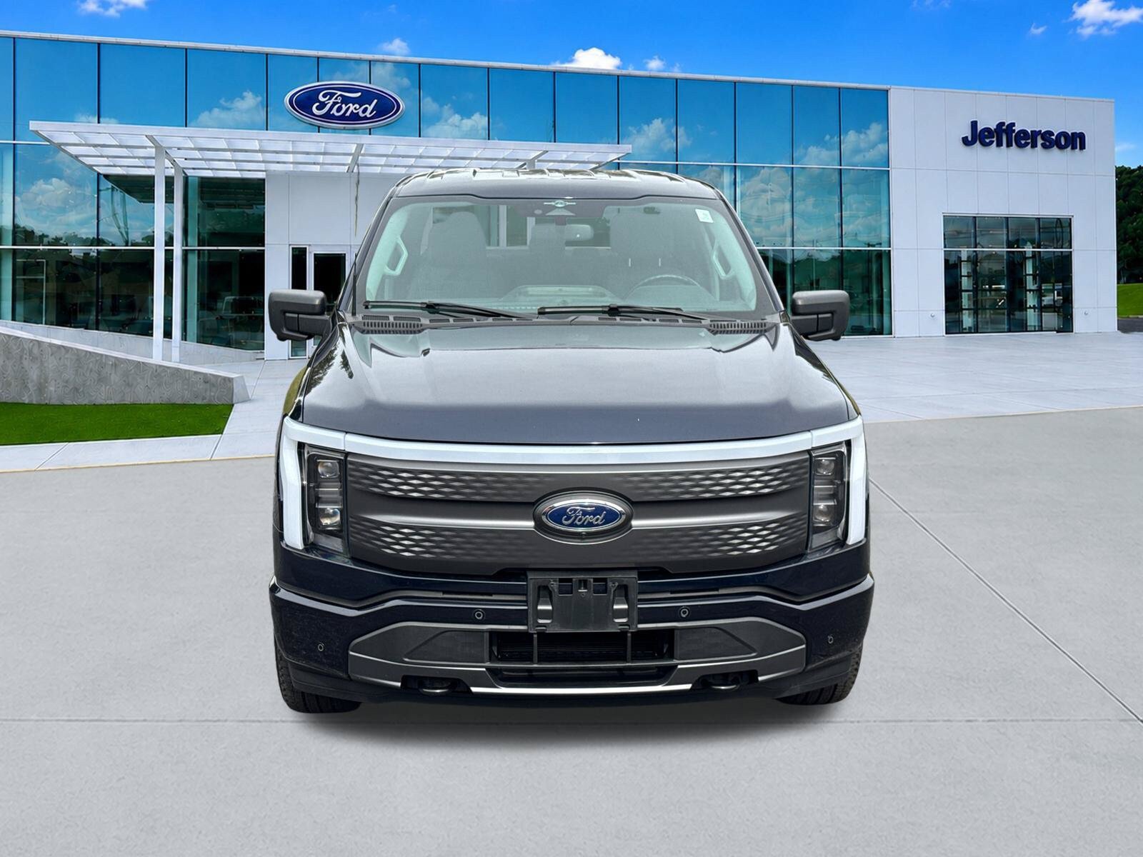 Used 2023 Ford F150 Lightning XLT AWD/4WD image 2
