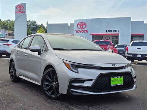 New 2026 Toyota Corolla SE image 1