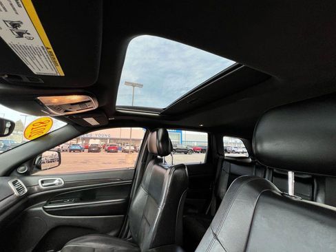 Used 2018 Jeep Grand Cherokee Altitude image 19