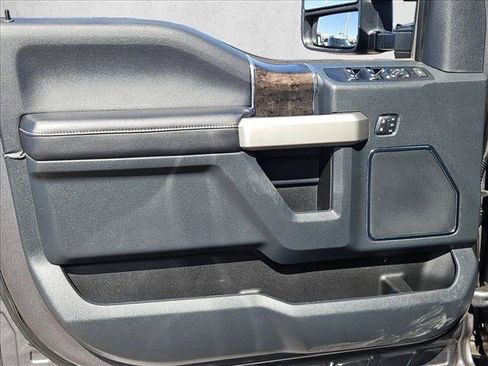 Used 2022 Ford F250 Lariat w/ Lariat Ultimate Package AWD/4WD image 10