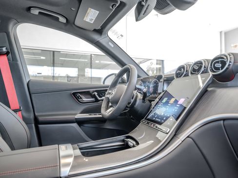 New 2025 Mercedes-Benz GLC 43 AMG 4MATIC image 18