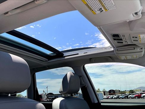 Used 2016 Subaru Forester 2.5i Touring w/ Eyesight & Navigation System AWD/4WD image 15