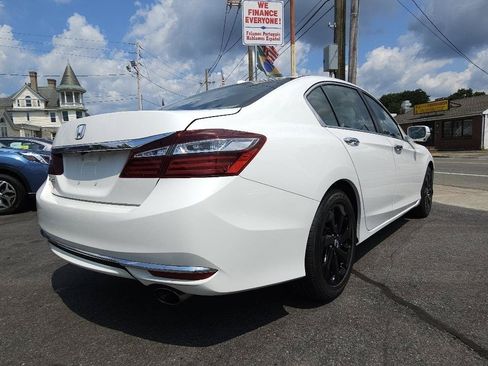 Used 2016 Honda Accord EX image 6