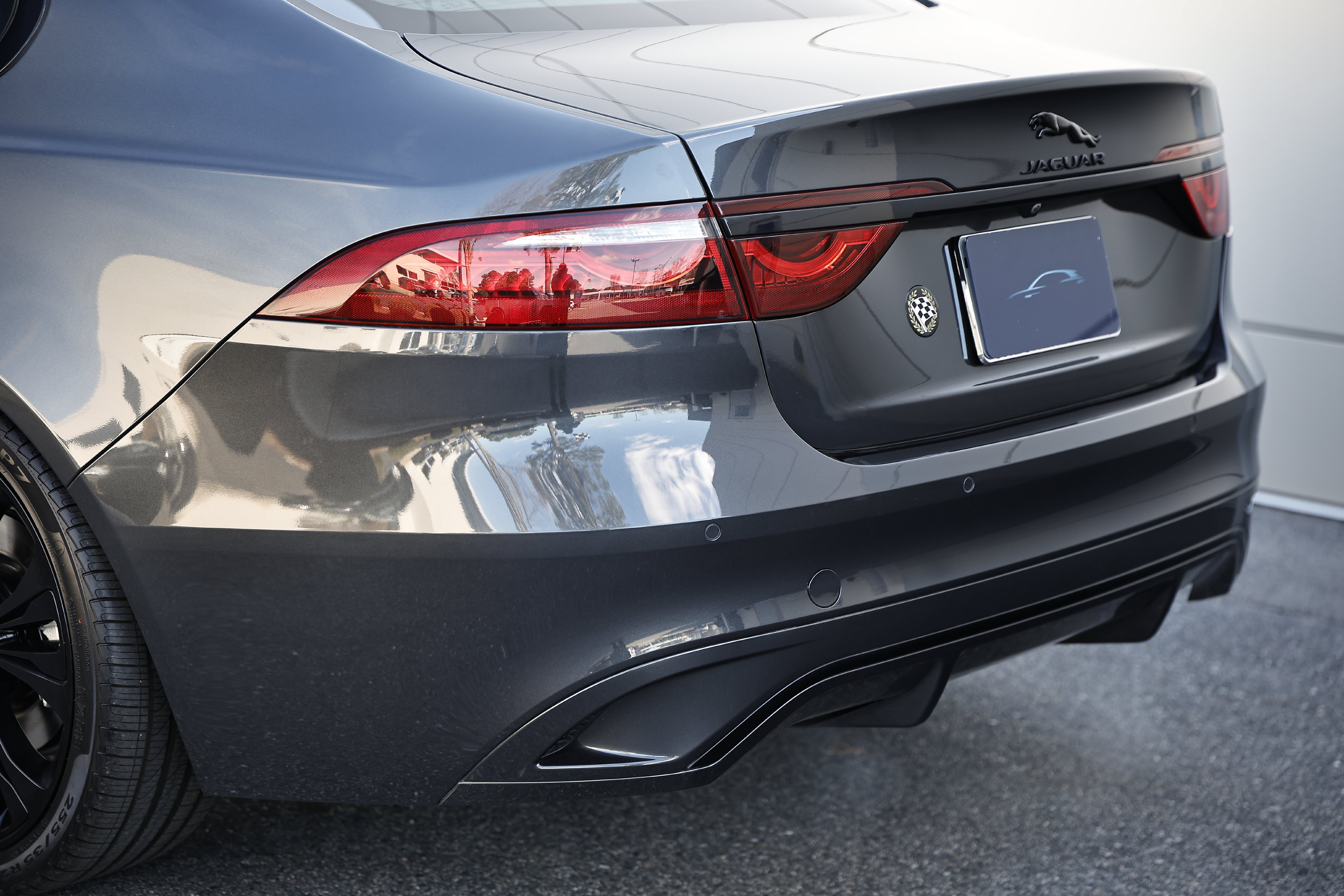New 2024 Jaguar XF R-Dynamic SE AWD/4WD image 9