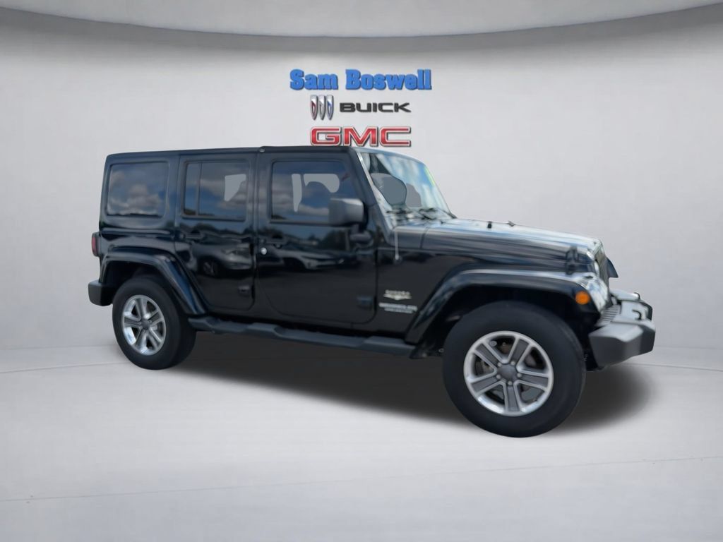 Used 2015 Jeep Wrangler Unlimited Sahara w/ Connectivity Group AWD/4WD image 3