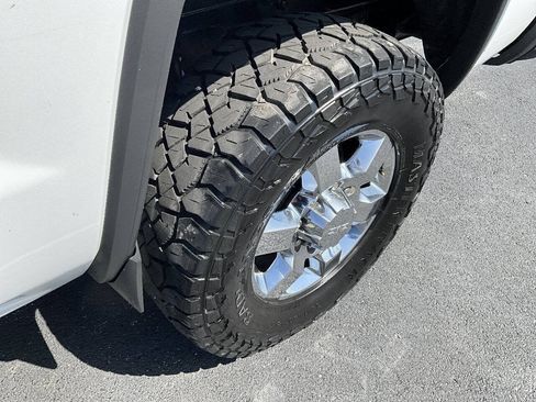 Used 2018 GMC Sierra 2500 SLT w/ Duramax Plus Package AWD/4WD image 36