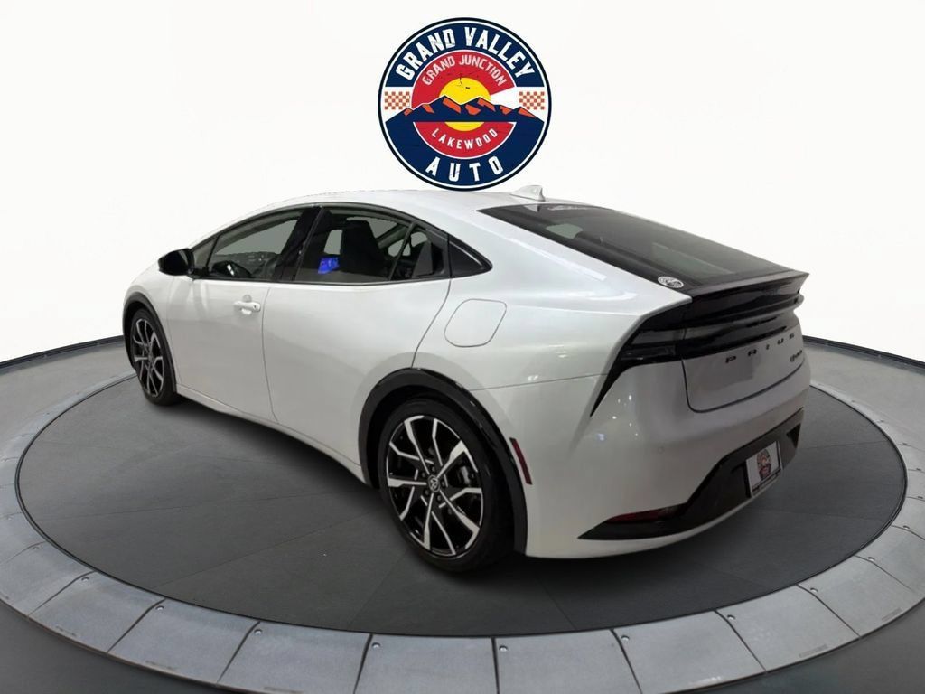 Used 2023 Toyota Prius Prime FWD image 7