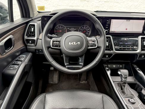 Used 2023 Kia Sorento S w/ Panoramic Sunroof Package AWD/4WD image 37