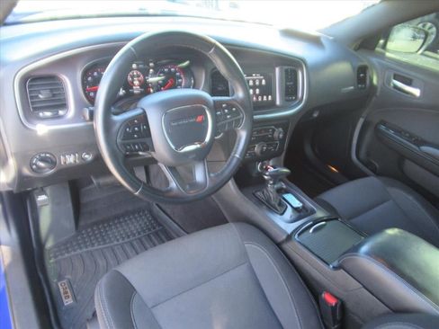 Used 2018 Dodge Charger SXT w/ Blacktop Package image 14