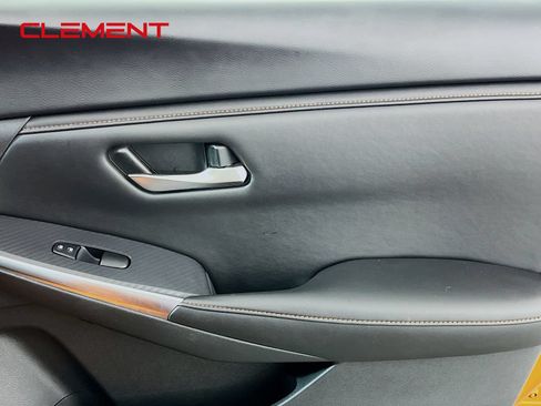 Used 2023 Nissan Sentra SR w/ Electronics Package FWD image 33
