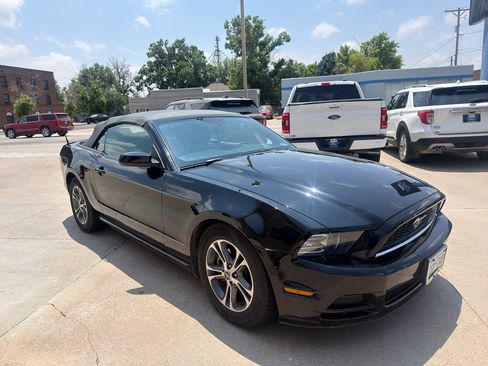 Used 2014 Ford Mustang Premium RWD image 4