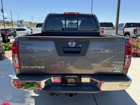Used 2019 Nissan Frontier SV RWD image 4