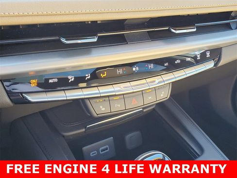 Used 2024 Cadillac XT4 Luxury w/ Cold Weather Package image 25