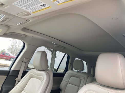 Used 2023 Lincoln Aviator Reserve w/ Equipment Group 201A image 23