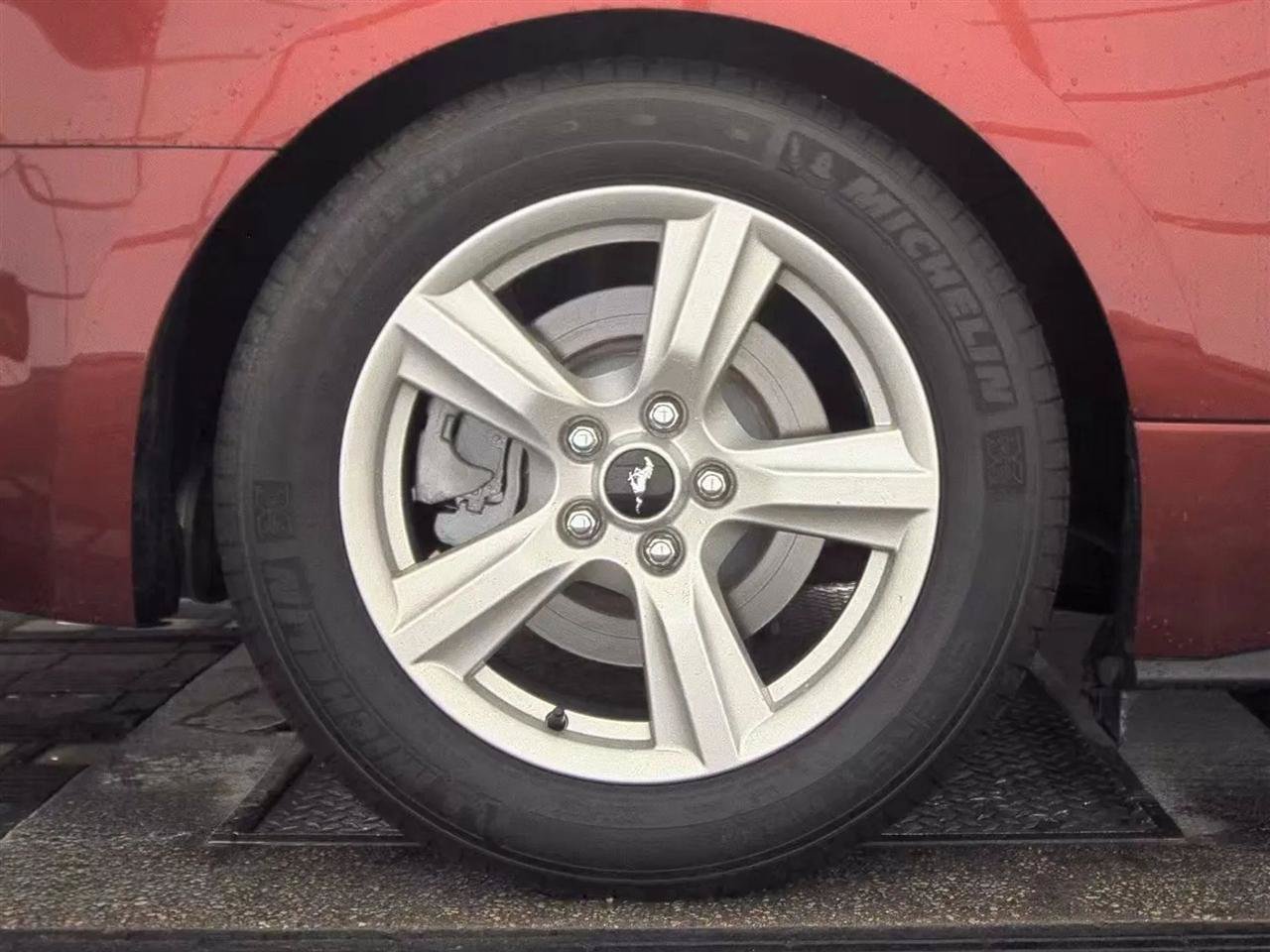 Used 2016 Ford Mustang Coupe RWD image 11