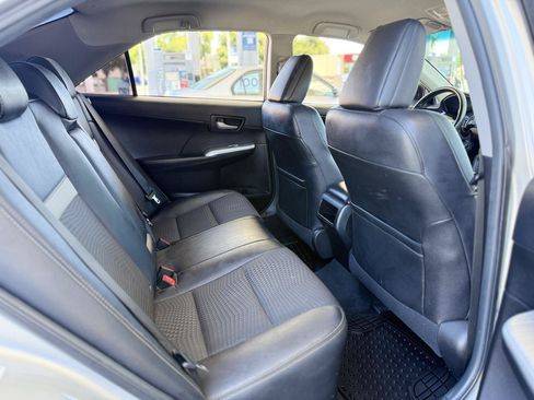 Used 2014 Toyota Camry SE FWD image 16