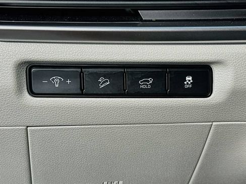 Used 2025 Kia Telluride EX w/ EX Captain's Chair Package AWD/4WD image 11