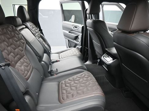 New 2026 Nissan Armada Platinum image 14