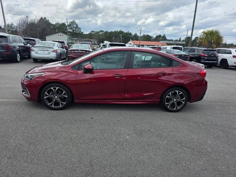 Used 2019 Chevrolet Cruze LT w/ RS Package image 2