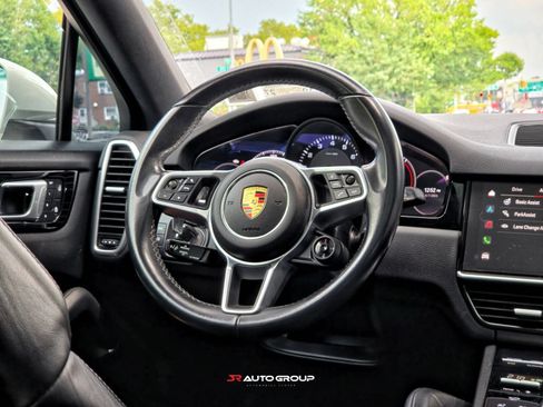 Used 2022 Porsche Cayenne Coupe AWD/4WD image 27