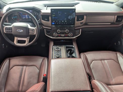 Used 2024 Ford Expedition Limited image 17