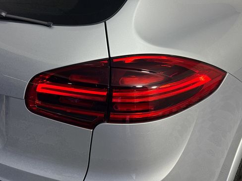 Used 2017 Porsche Cayenne S w/ Premium Plus Package image 33