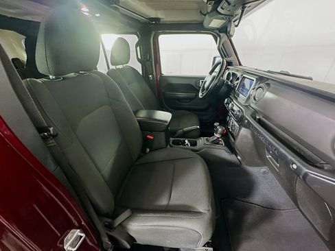 Used 2022 Jeep Wrangler Sport S image 28