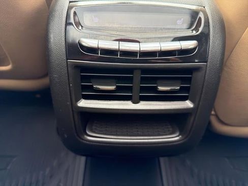 Used 2018 Cadillac XT5 Platinum w/ Driver Assist Package AWD/4WD image 19