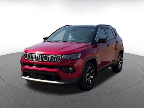 Used 2025 Jeep Compass Limited image 7
