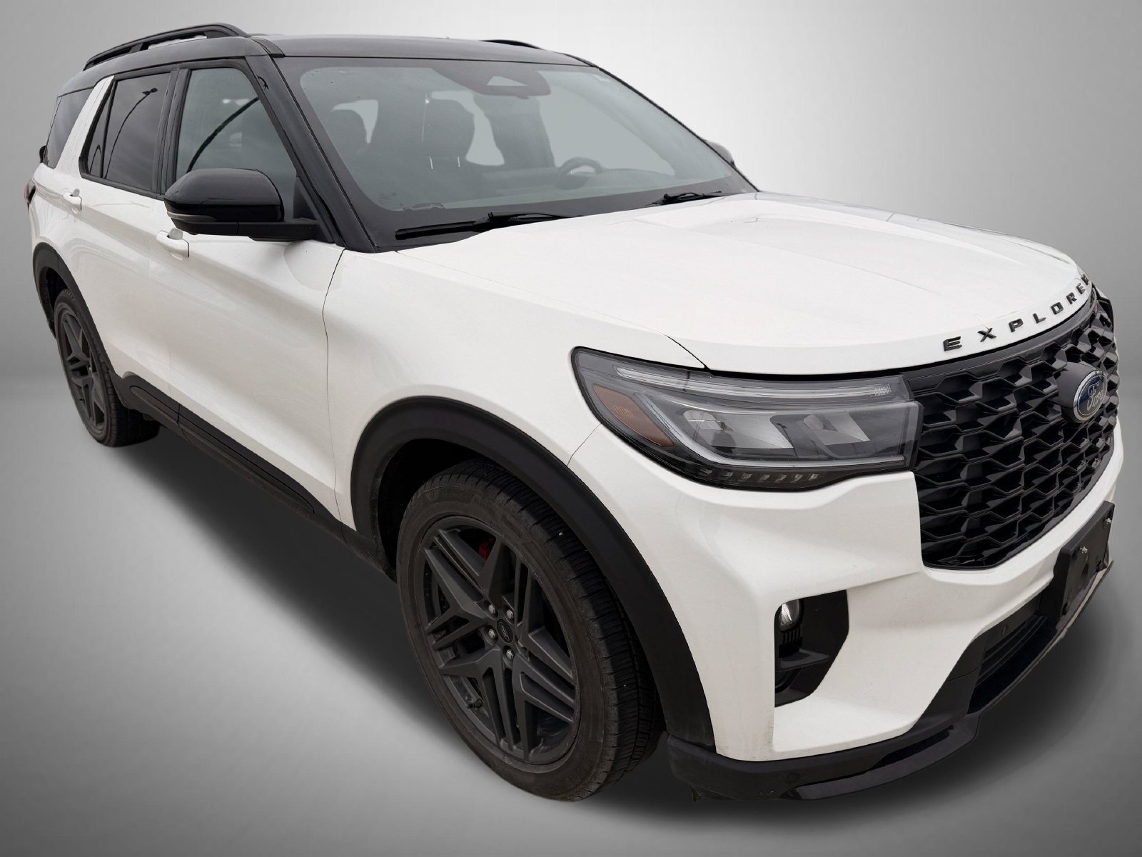 Used 2025 Ford Explorer ST AWD/4WD image 2