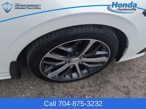 Used 2023 Honda Civic Touring image 9