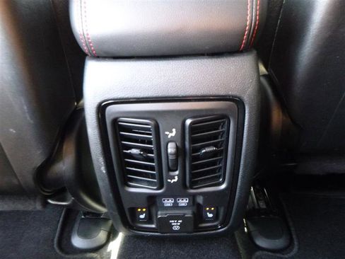Used 2025 Dodge Durango GT AWD/4WD image 19