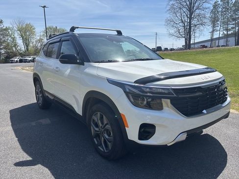 Used 2024 Kia Seltos S image 3