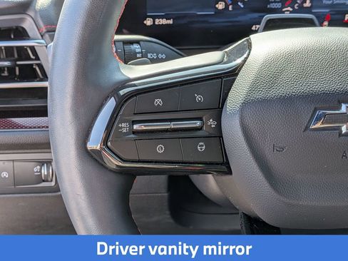 Used 2026 Chevrolet Traverse RS FWD image 21