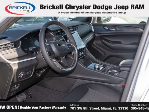 New 2025 Jeep Grand Cherokee Laredo image 14