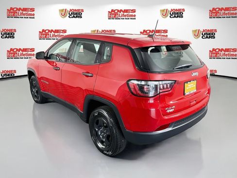 Used 2021 Jeep Compass Sport AWD/4WD image 2