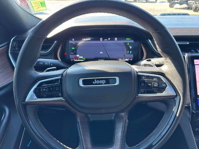 Used 2024 Jeep Grand Cherokee Summit AWD/4WD image 33