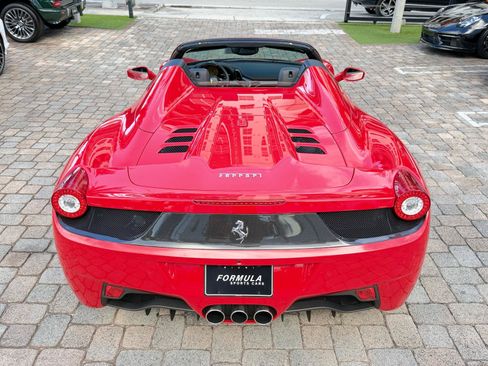 Used 2015 Ferrari 458 Spider RWD image 18