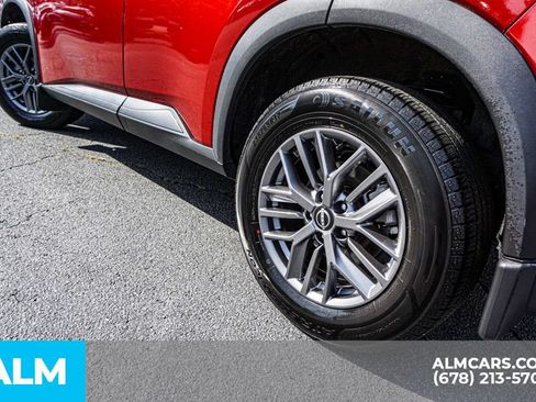 Used 2024 Nissan Rogue S AWD/4WD image 16