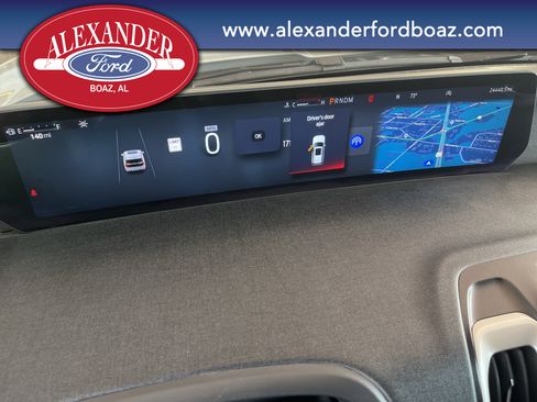 Used 2025 Ford Expedition Active AWD/4WD image 26