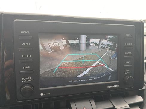 Used 2021 Toyota RAV4 XLE w/ Convenience Package FWD image 29