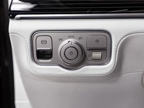 Certified 2024 Mercedes-Benz Maybach GLS 600 4MATIC image 10