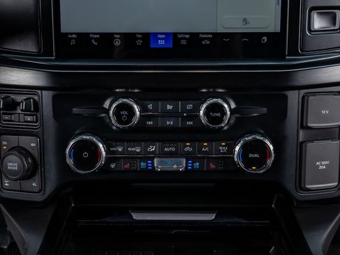 Used 2023 Ford F250 Lariat w/ Sport Appearance Package AWD/4WD image 27
