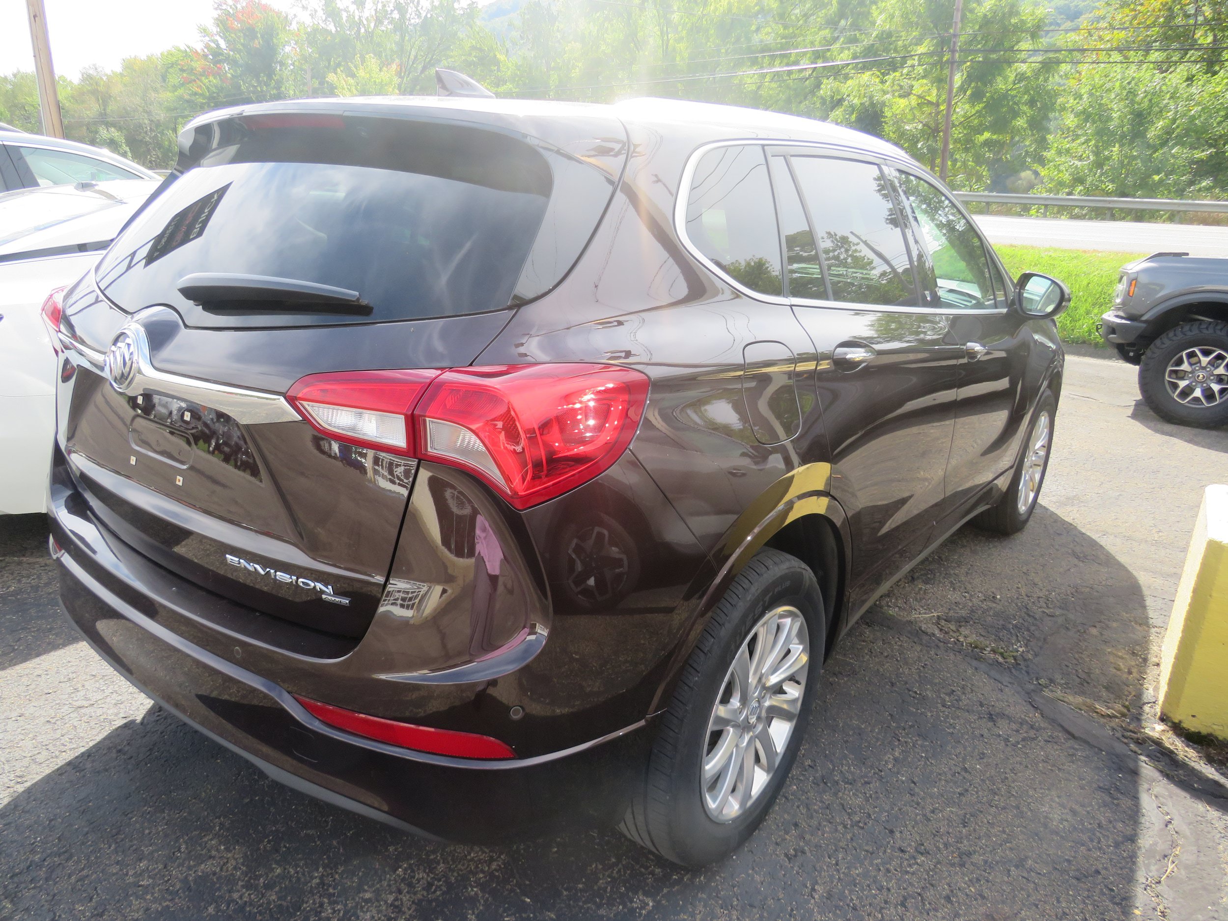 Used 2020 Buick Envision Essence AWD/4WD image 6