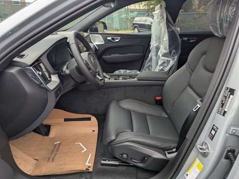 New 2026 Volvo XC60 B5 Ultra w/ Protection Package Premier image 8